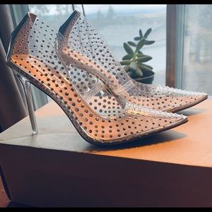 Brand new clear with rhinestones designer Steve Madden shoes!!